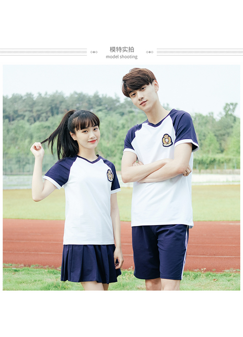 初中校服團(tuán)體服裝廠家提供